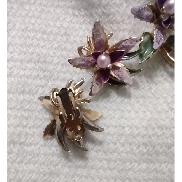 Vintage 1950s Lilly Rose Brooch Pin Earring Set - Purple Enamel Flowers & Pearls - Picture 3 of 12